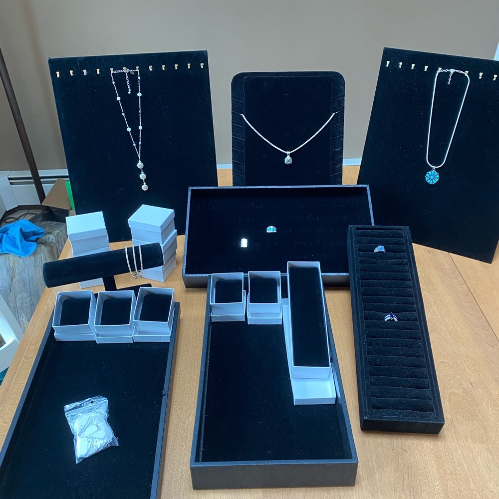 Jewelry Display black velvet 20 pieces jewelry not included